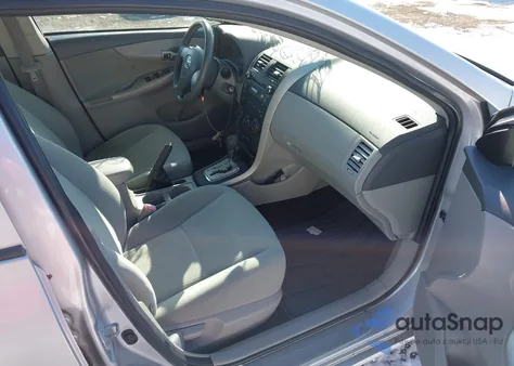 2010 Toyota Corolla Le z USA, uszkodzony, nr VIN 2T1BU4EE2AC228940